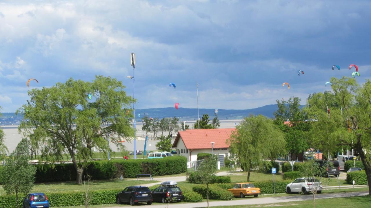 Appartement Am See Podersdorf am See Exterior photo
