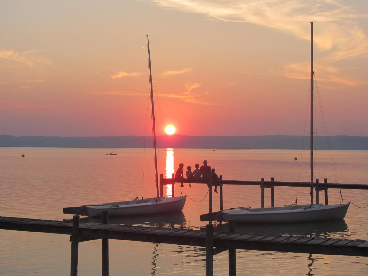 Appartement Am See Podersdorf am See Exterior photo